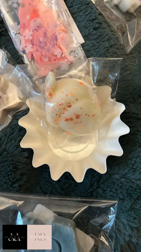 Heart Burner With Wax Melts